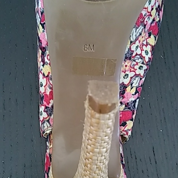 Guess Floral Peep Toe High Heels - Picture 4 of 4